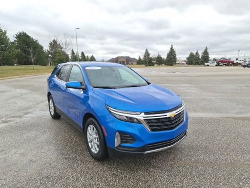 Used 2024 Chevrolet Equinox LT w/ LPO, Floor Liner Package image 3