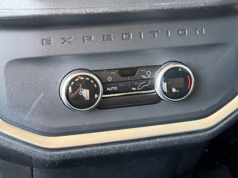 Used 2025 Ford Expedition Active RWD image 24