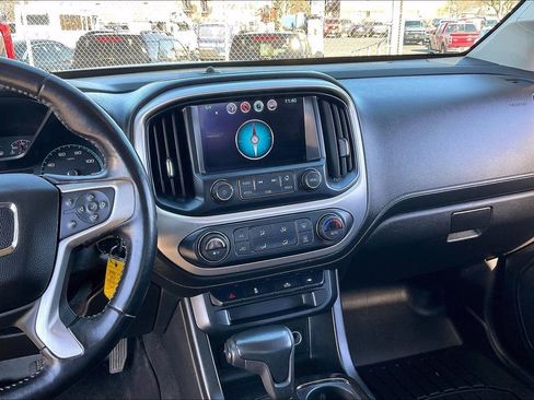 Used 2017 GMC Canyon SLE w/ SLE Convenience Package image 5