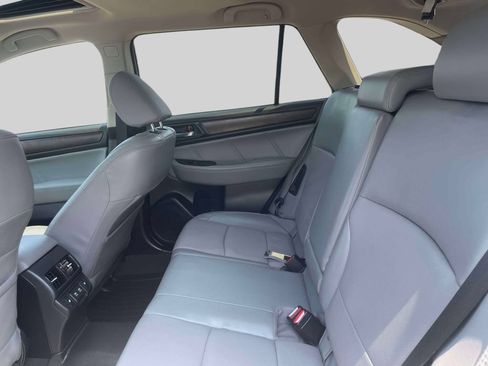 Used 2019 Subaru Outback 2.5i Limited AWD/4WD image 12
