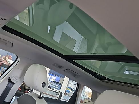 New 2026 Volkswagen Taos SE AWD/4WD image 28