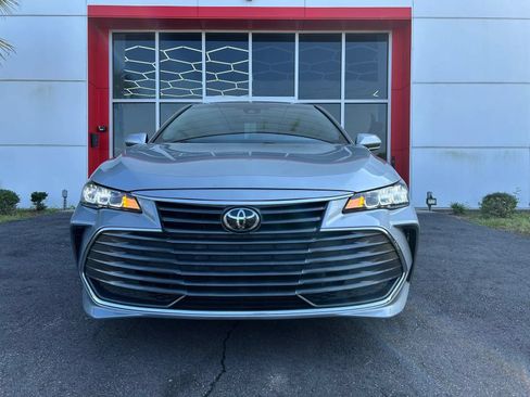 Used 2020 Toyota Avalon XLE FWD image 2