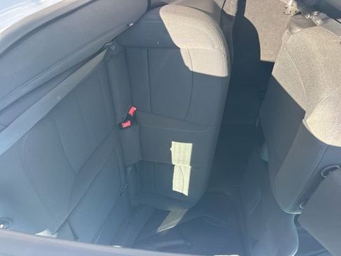 Used 2018 Chevrolet Cruze LT w/ Convenience Package image 12