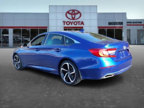 Used 2018 Honda Accord Sport image 4