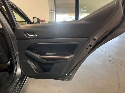 Used 2023 Nissan Altima 2.5 SR FWD image 15
