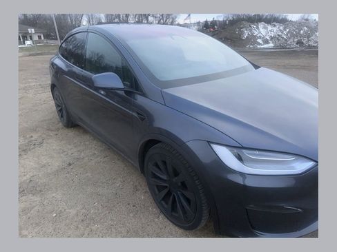 Used 2022 Tesla Model X image 1