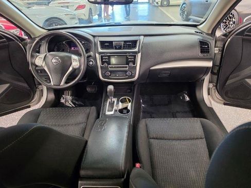 Used 2016 Nissan Altima 2.5 SV w/ Convenience Package FWD image 14