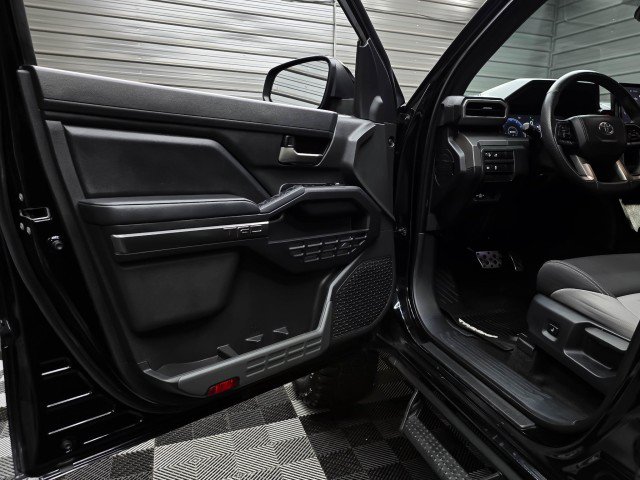 Used 2024 Toyota Tacoma TRD Sport AWD/4WD image 33