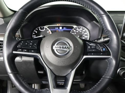 Used 2019 Nissan Altima 2.0 Edition One image 19