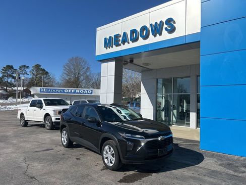 Used 2024 Chevrolet Trax LS image 1