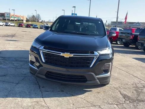 Used 2023 Chevrolet Traverse LS w/ Safety Package FWD image 4