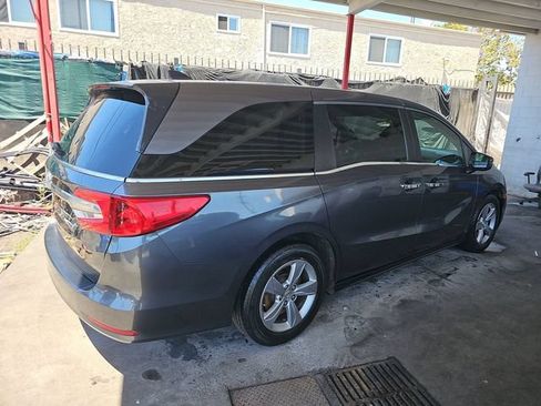 Used 2018 Honda Odyssey EX image 3