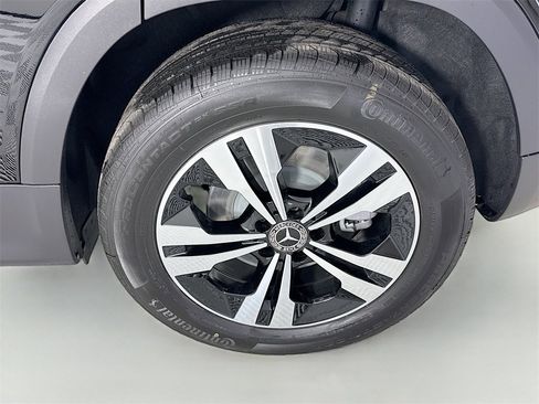 Used 2025 Mercedes-Benz GLB 250 4MATIC image 29