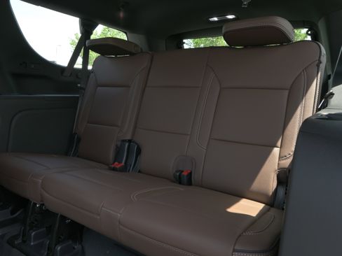 New 2026 Chevrolet Suburban High Country AWD/4WD image 15