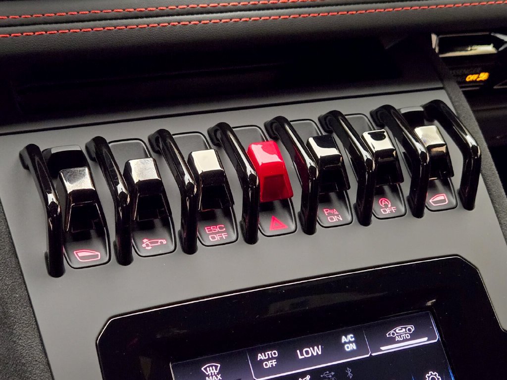 Used 2023 Lamborghini Huracan Tecnica RWD image 37