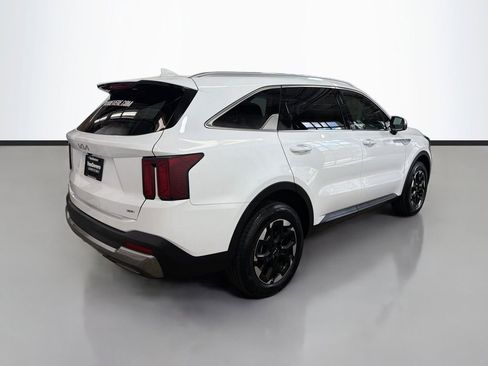 Used 2025 Kia Sorento S AWD/4WD image 10