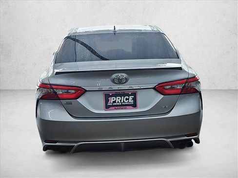 Used 2019 Toyota Camry SE image 4