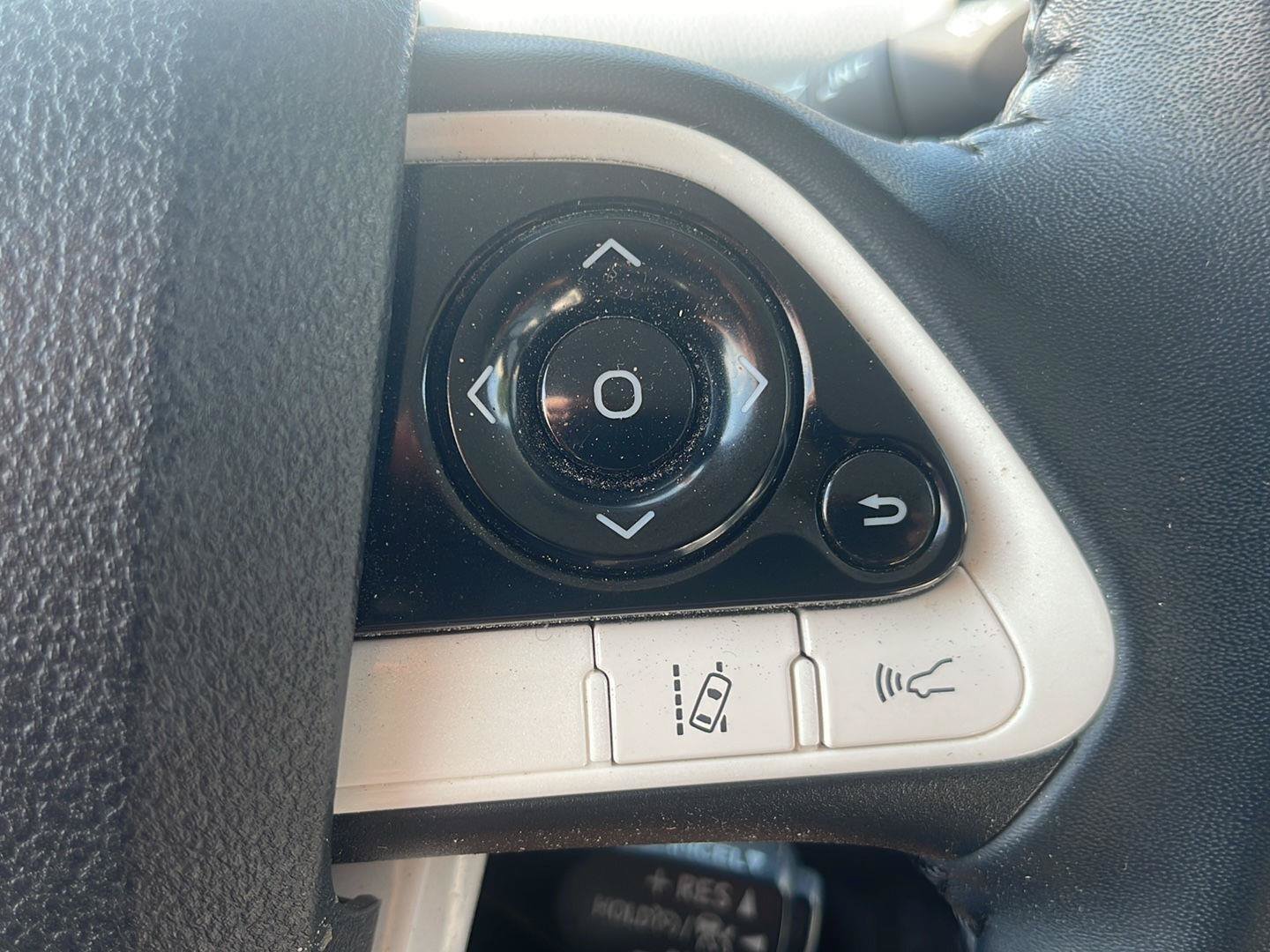 Used 2017 Toyota Prius Prime Premium FWD image 30