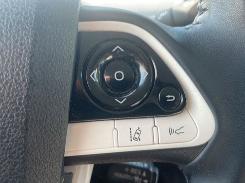 Used 2017 Toyota Prius Prime Premium FWD image 30