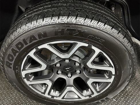 Used 2025 RAM 1500 Laramie image 8