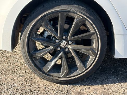 Used 2020 Toyota Corolla SE w/ Carpet Mat Package FWD image 10