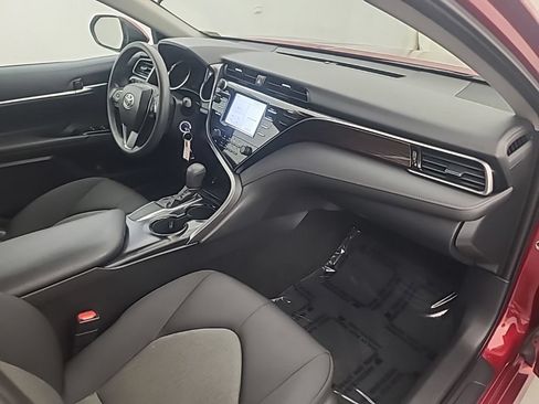 Used 2019 Toyota Camry LE FWD image 13
