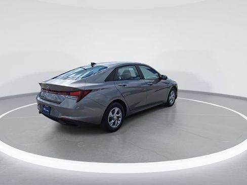 Certified 2021 Hyundai Elantra SE FWD image 8
