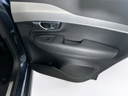 Used 2025 Volvo XC90 B5 Core image 32
