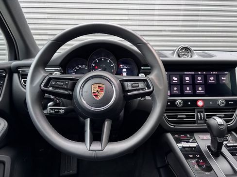 Certified 2026 Porsche Macan image 14
