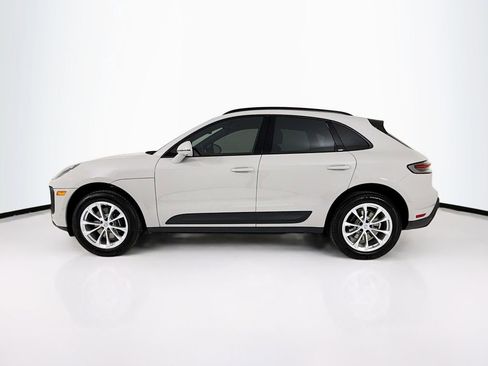 New 2026 Porsche Macan image 2