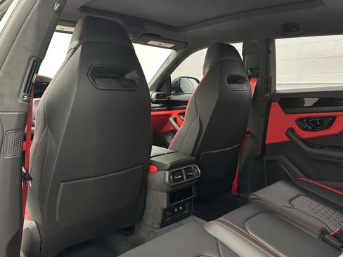 Used 2025 Lamborghini Urus SE image 14
