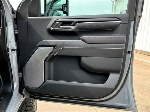 Used 2024 GMC Sierra 2500 AT4X image 23