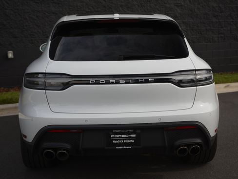 Certified 2022 Porsche Macan S AWD/4WD image 6