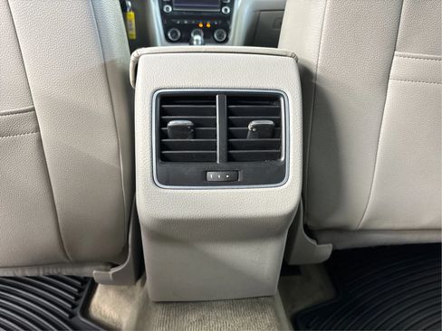 Used 2013 Volkswagen Passat TDI SE FWD image 27