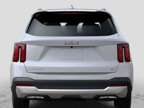 Used 2025 Kia Sorento S AWD/4WD image 13