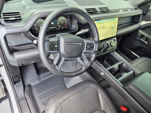 Certified 2026 Land Rover Defender 110 X-Dynamic SE AWD/4WD image 10