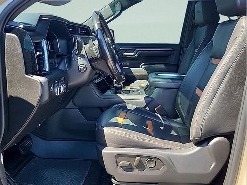Used 2022 GMC Sierra 1500 AT4 w/ AT4 Preferred Package AWD/4WD image 13