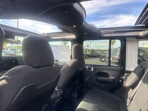 Certified 2025 Jeep Wrangler Unlimited Rubicon 4xe w/ Safety Group image 17