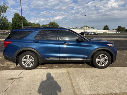 Used 2021 Ford Explorer XLT RWD image 5