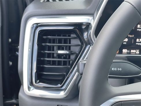 New 2026 GMC Canyon Elevation w/ Convenience Package image 10