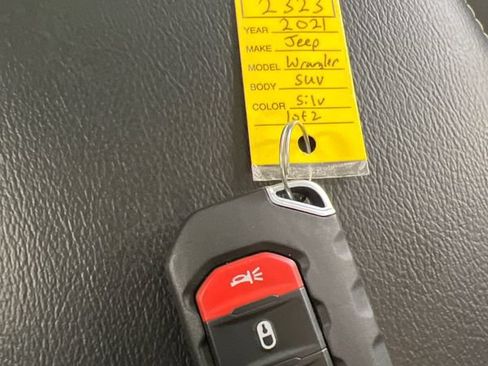 Used 2021 Jeep Wrangler Unlimited Sahara AWD/4WD image 15