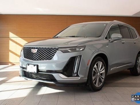 Used 2025 Cadillac XT6 Premium Luxury image 1