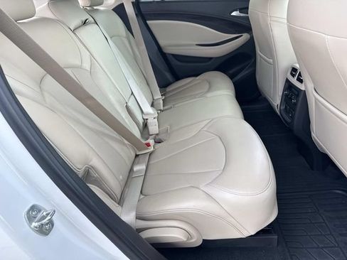Used 2020 Buick Envision Essence FWD image 11
