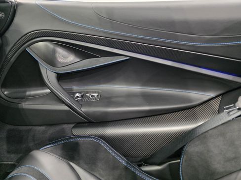 Used 2024 McLaren 750S Spider RWD image 12