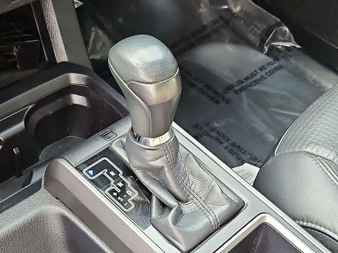 Used 2020 Toyota Tacoma TRD Sport w/ TRD Premium Sport Package AWD/4WD image 22