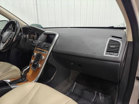 Used 2017 Volvo XC60 T5 Inscription w/ Preferred Option Package image 34