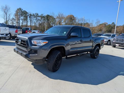Certified 2023 Toyota Tacoma SR image 3