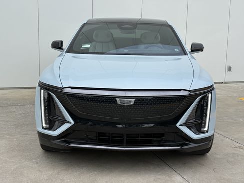Certified 2024 Cadillac Lyriq Sport AWD/4WD image 3