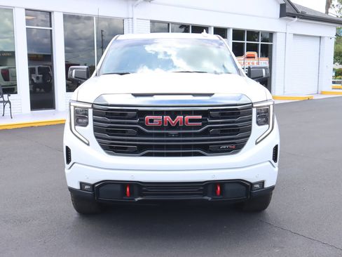 Used 2022 GMC Sierra 1500 AT4 w/ AT4 Premium Package image 3