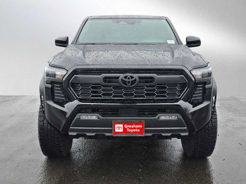Certified 2025 Toyota Tacoma TRD Off-Road AWD/4WD image 10